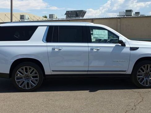 New 2026 GMC Yukon XL Denali Ultimate AWD/4WD image 11