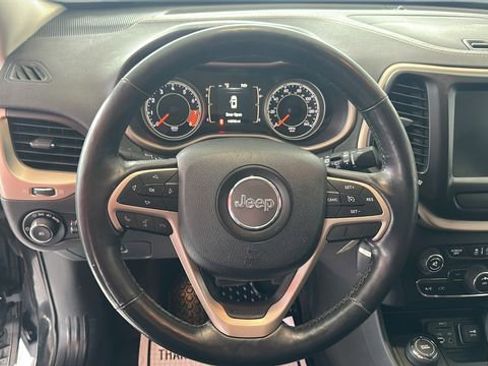 Used 2015 Jeep Cherokee Latitude w/ Cold Weather Group image 9