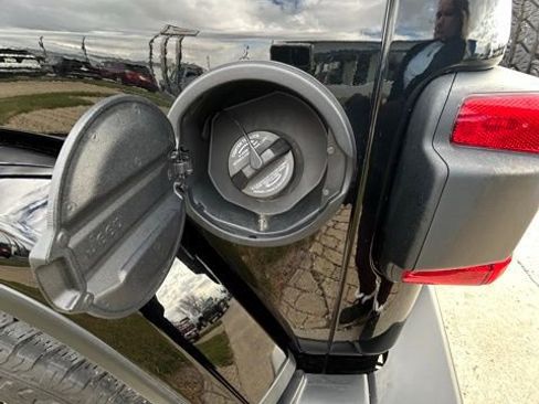 Used 2021 Jeep Wrangler Unlimited Sahara image 28