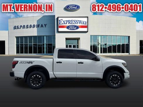 Used 2023 Nissan Titan PRO-4X w/ Pro-4x Convenience Package AWD/4WD image 4