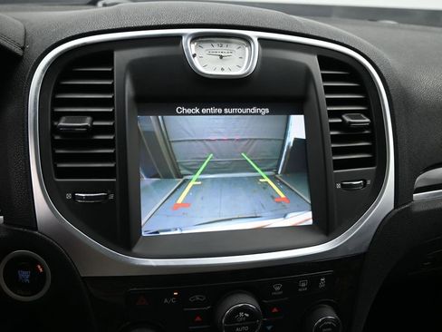 Used 2014 Chrysler 300 C w/ Light Group image 16