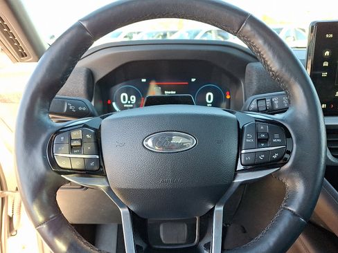 Used 2025 Ford Explorer Platinum w/ Ultimate Package image 22