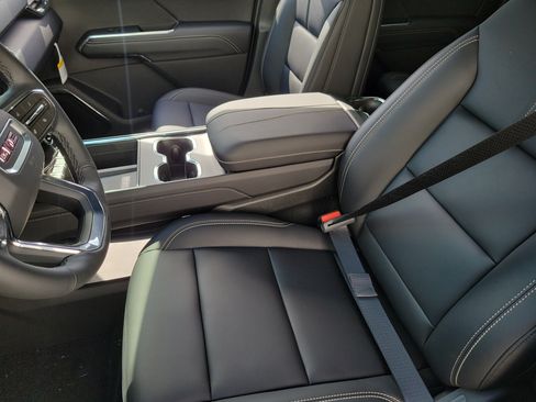 New 2026 GMC Acadia Elevation FWD image 24