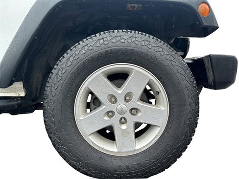 Used 2016 Jeep Wrangler Unlimited Sport image 15