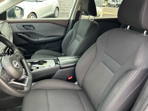 Used 2023 Nissan Rogue S FWD image 11