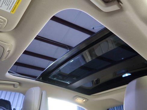 Used 2020 Lincoln Continental Reserve w/ Luxury Package image 26