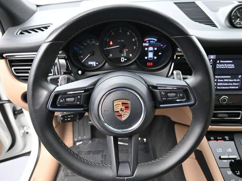 Certified 2022 Porsche Macan AWD/4WD image 12