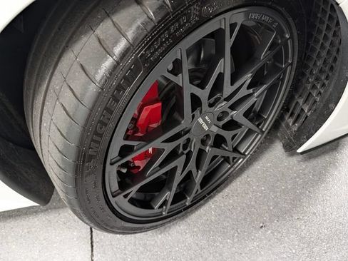 Used 2023 Chevrolet Corvette Stingray Premium Conv w/ Z51 Performance Package RWD image 11