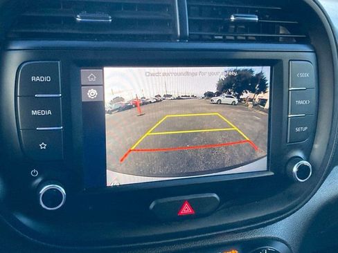 Used 2024 Kia Soul LX w/ Option Group 015 FWD image 21