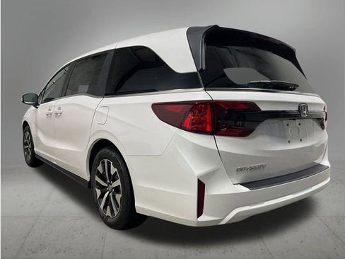 New 2026 Honda Odyssey EX-L image 3