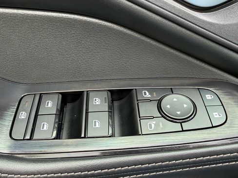 Certified 2026 Nissan Rogue SV FWD image 24