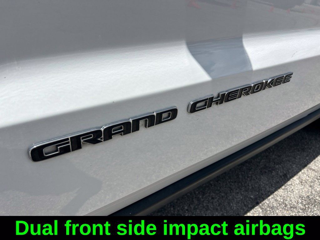 Certified 2019 Jeep Grand Cherokee Laredo RWD image 20