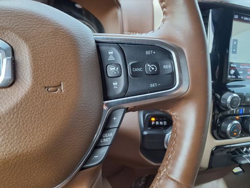 Used 2019 RAM 1500 Laramie RWD image 31
