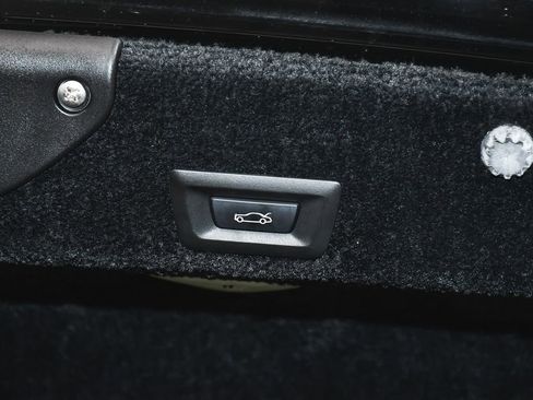Used 2018 Rolls-Royce Ghost RWD image 74