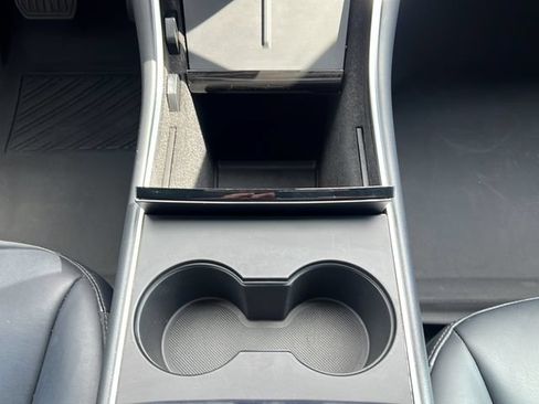 Used 2021 Tesla Model Y 2WD image 16