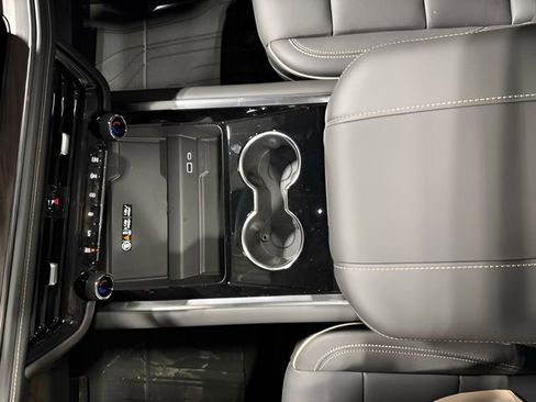 New 2026 Chevrolet Tahoe Premier w/ Sun And Tow Package AWD/4WD image 18