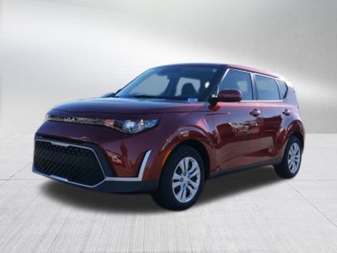 Used 2023 Kia Soul LX image 7