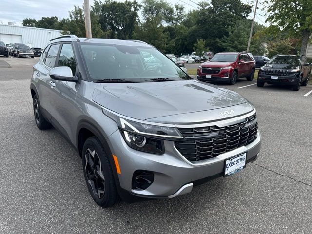 Used 2024 Kia Seltos EX AWD/4WD image 4