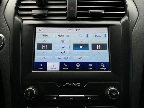 Used 2019 Ford Fusion SE w/ Equipment Group 151A image 29