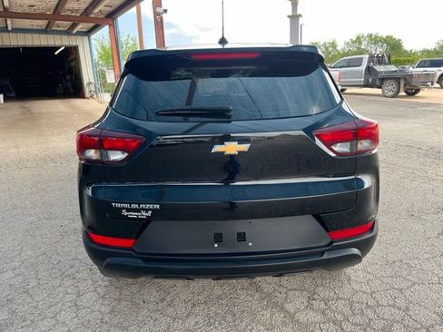 Used 2023 Chevrolet TrailBlazer LS FWD image 5