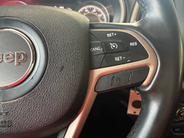 Used 2015 Jeep Cherokee Latitude AWD/4WD image 19