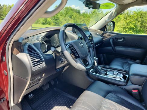 Used 2023 Nissan Armada Platinum w/ Captain's Chairs Package RWD image 17