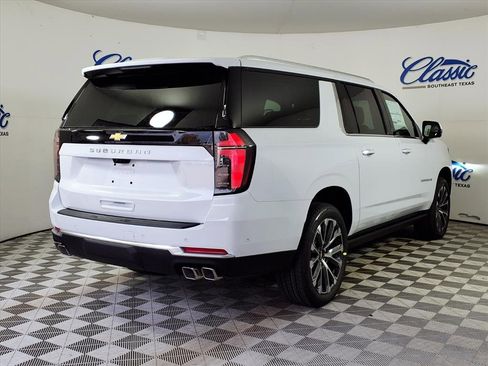 New 2026 Chevrolet Suburban High Country image 6