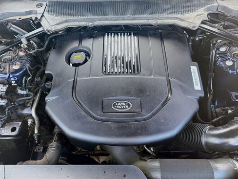 Used 2018 Land Rover Discovery HSE AWD/4WD image 37