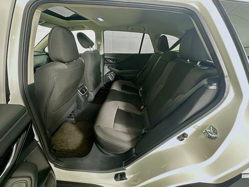 Used 2025 Subaru Outback Premium AWD/4WD image 28