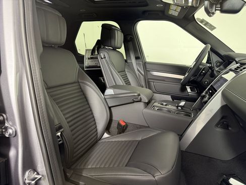Used 2026 Land Rover Discovery Limited Edition AWD/4WD image 22