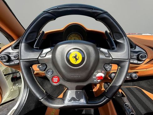 Used 2018 Ferrari 488 Spider RWD image 9