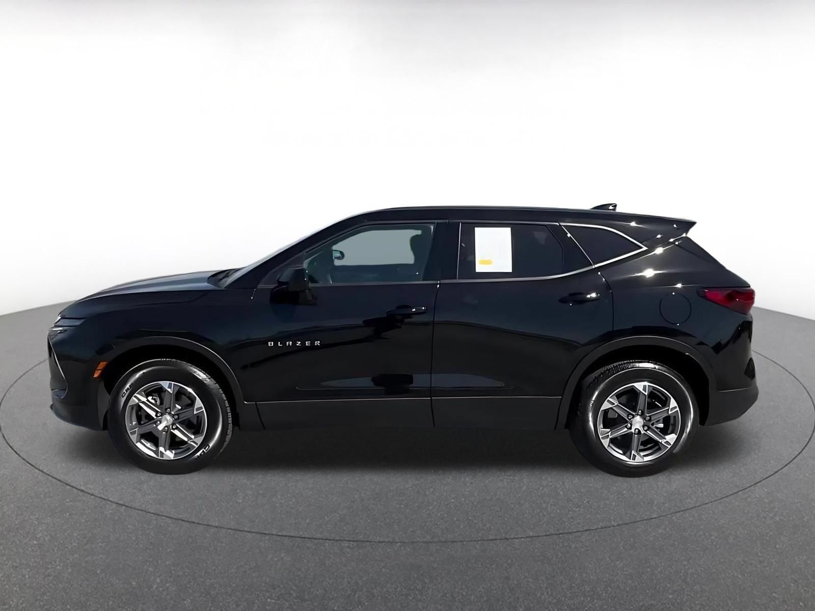 Used 2026 Chevrolet Blazer LT FWD image 8