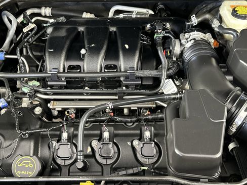 Used 2018 Ford Explorer Limited image 32