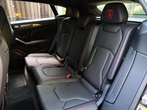 Used 2024 Lamborghini Urus S AWD/4WD image 6
