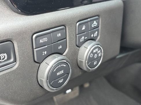 Used 2025 Chevrolet Silverado 1500 LTZ AWD/4WD image 28