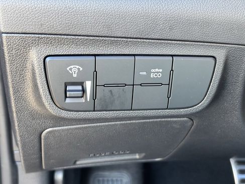 Used 2016 Hyundai Veloster Turbo image 14