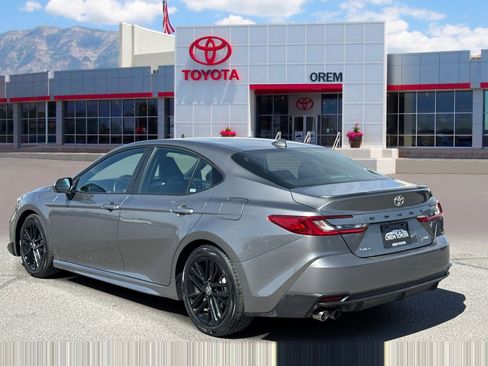 Used 2025 Toyota Camry SE w/ Multimedia Upgrade Package image 5