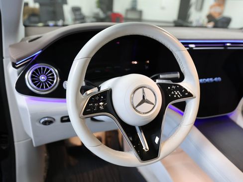 Used 2023 Mercedes-Benz EQS 580 4MATIC SUV image 20