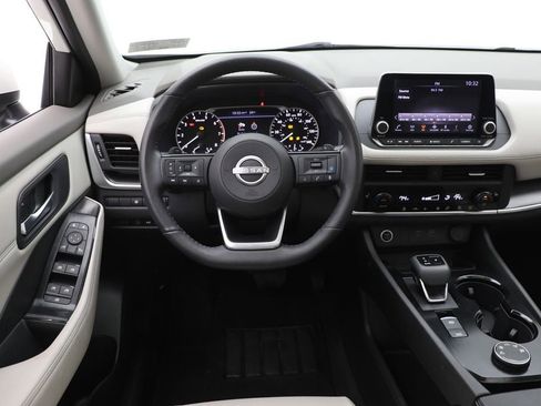 Used 2023 Nissan Rogue SV w/ SV Premium B Package image 13