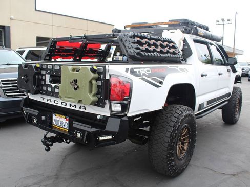 Used 2018 Toyota Tacoma TRD Pro AWD/4WD image 7