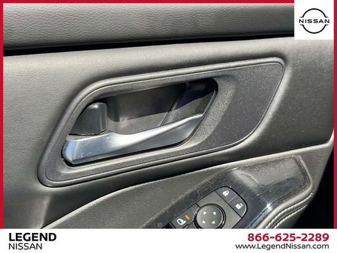 Certified 2024 Nissan Rogue SV AWD/4WD image 15