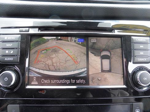 Used 2020 Nissan Rogue Sport SL FWD image 4
