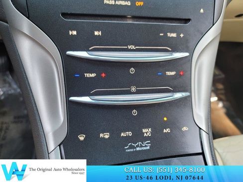 Used 2014 Lincoln MKZ FWD image 23