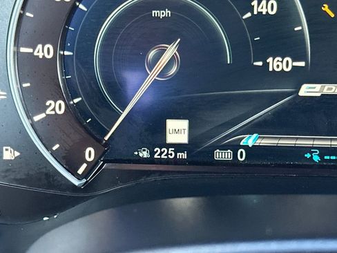 Used 2019 BMW 530e w/ M Sport Package image 29