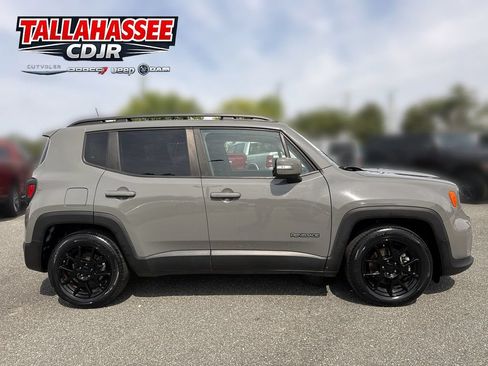 Used 2020 Jeep Renegade Altitude FWD image 2