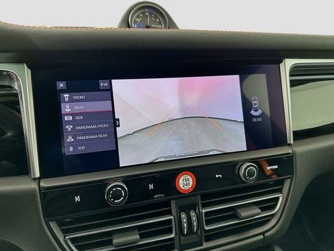 Used 2023 Porsche Macan S image 17