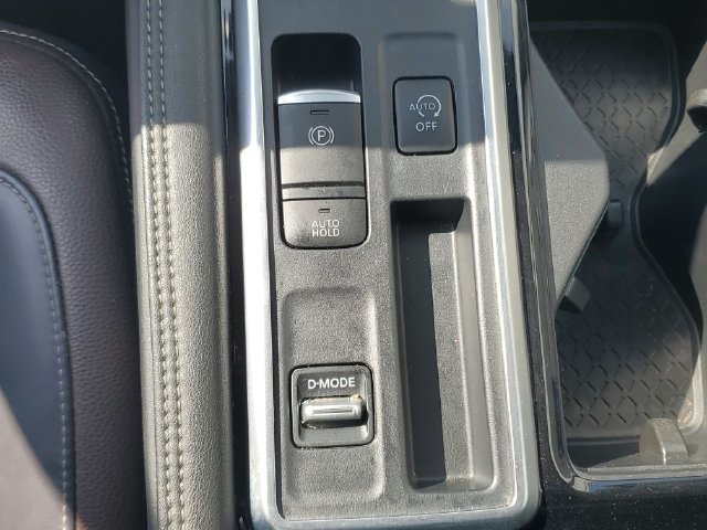Certified 2024 Nissan Pathfinder Platinum w/ Cargo Package FWD image 5