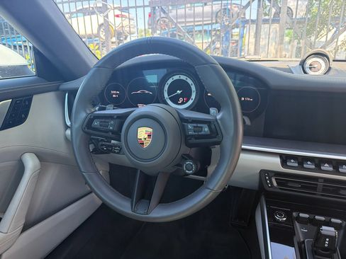 Used 2020 Porsche 911 Carrera 4S AWD/4WD image 9