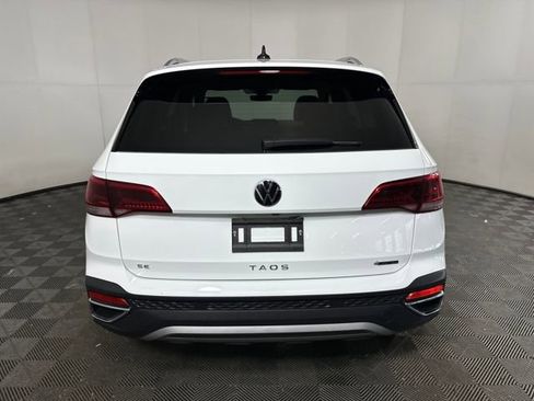 Used 2024 Volkswagen Taos SE image 4