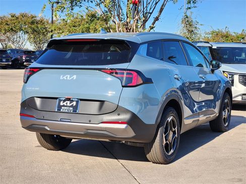 New 2026 Kia Sportage EX image 4